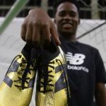 Endrick sorteia chuteiras autografadas no Instagram; saiba como participar