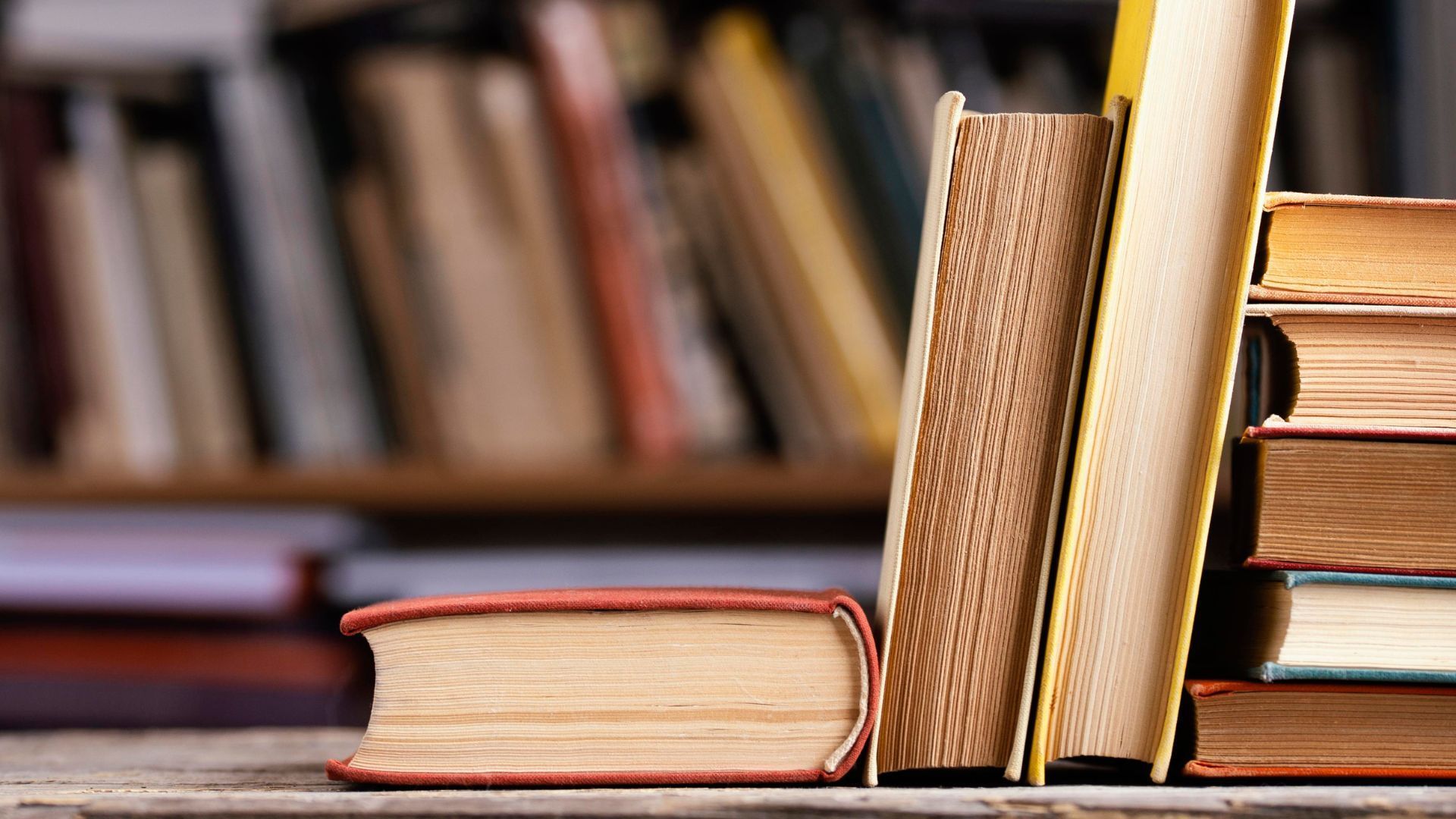 Enem 2025: pedagogo indica livros e filmes que podem ajudar no exame