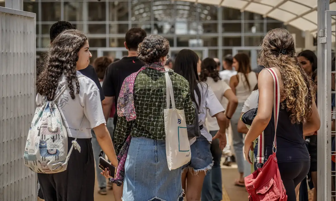 Quando sai a nota do Enem 2025? Saiba como consultar