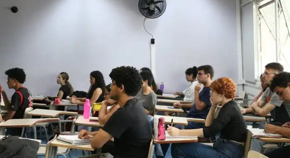 Prepare a caneta e ajuste o relógio: Concurso Nacional Unificado é realizado neste domingo (18)