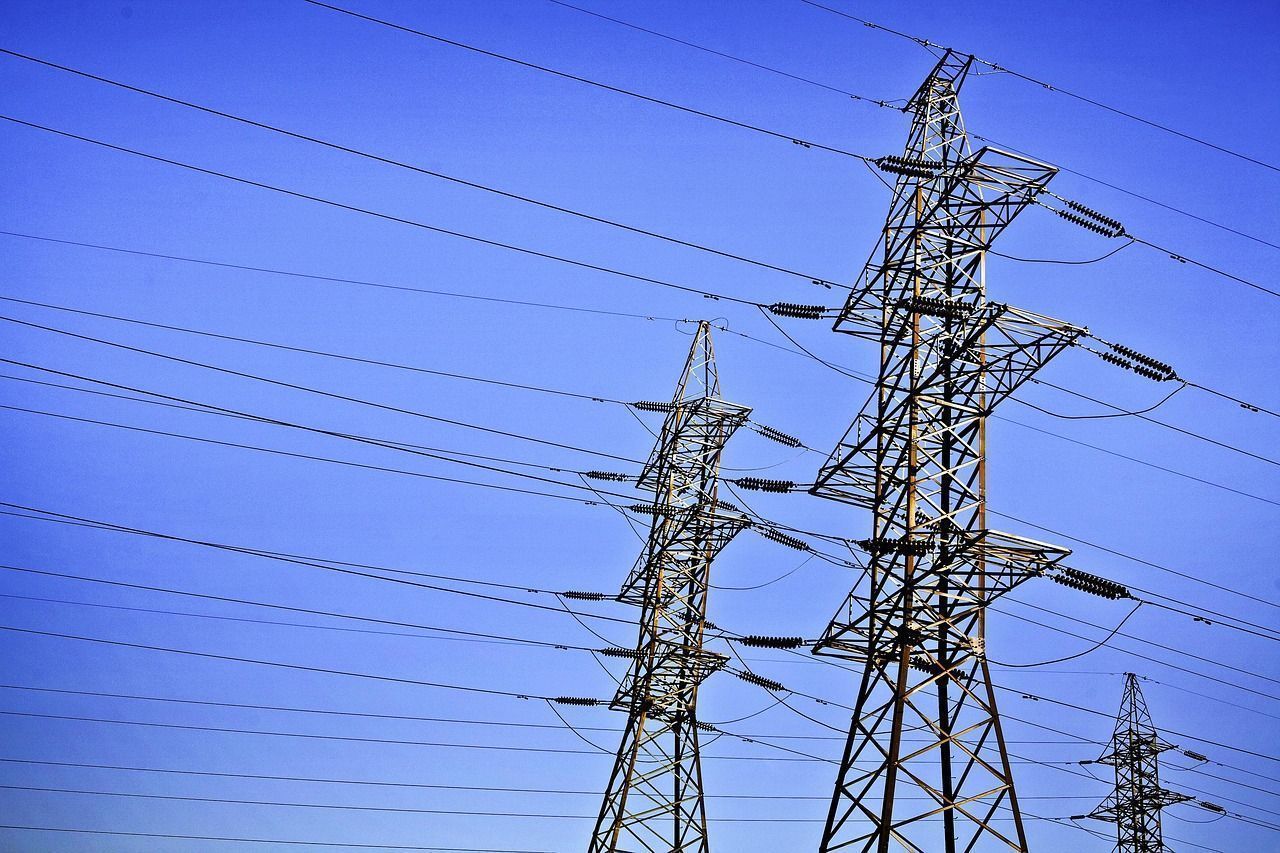 Conta de luz fica mais cara a partir deste domingo (1º) no Brasil