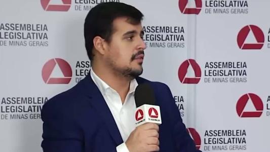Texto apresentado por Engler estabelece "sexo biológico" como regra para as atividades