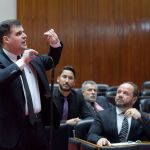 Engler deixa de ser vice-líder de Zema na ALMG em meio a conflito de versões