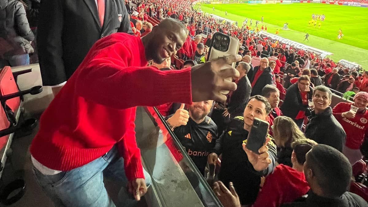 Enner Valencia acompanha classificação do Inter na Libertadores no Beira-Rio