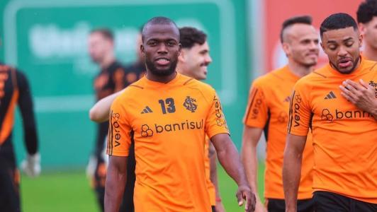Enner Valencia e Wanderson foram destaques na goleada colorada em cima do Santos