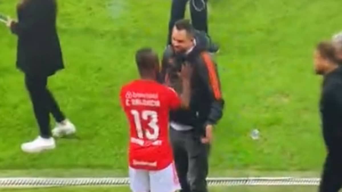 Internacional: Enner Valencia discute com Luiz Adriano e empurra Magrão