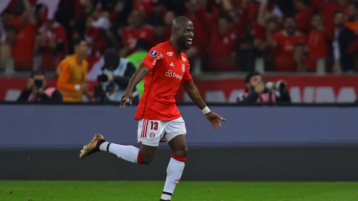 Em noite de super-herói, Valencia classifica Inter para semifinal da Libertadores