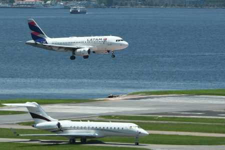 Aeroporto Santos Dumont volta a operar após 12 horas de interdição por vazamento de óleo