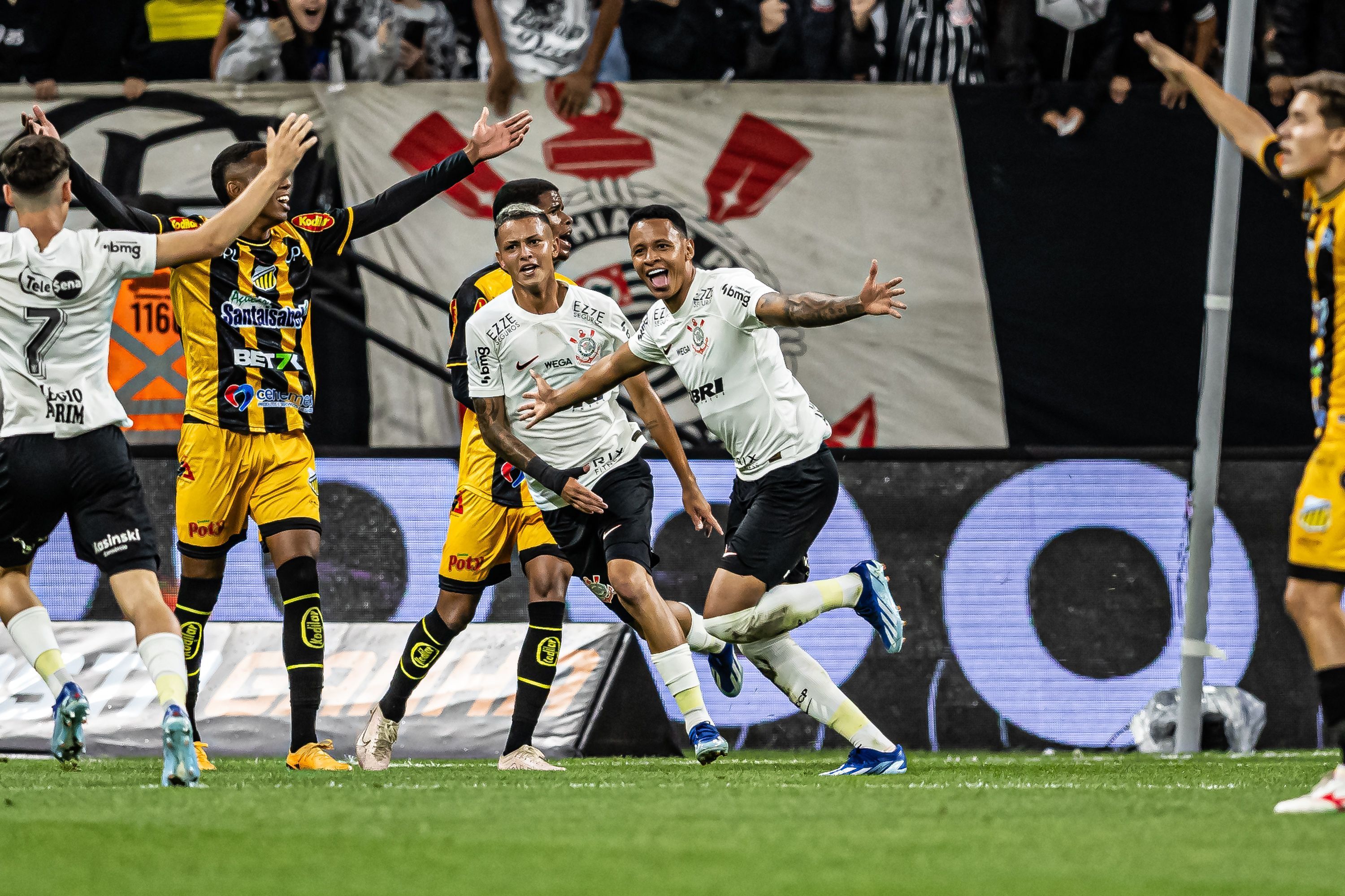 Corinthians vence Novorizontino e enfrentará o Cruzeiro na final da Copinha