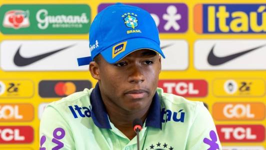 Enrick concedeu entrevista coletiva neste domingo (19)