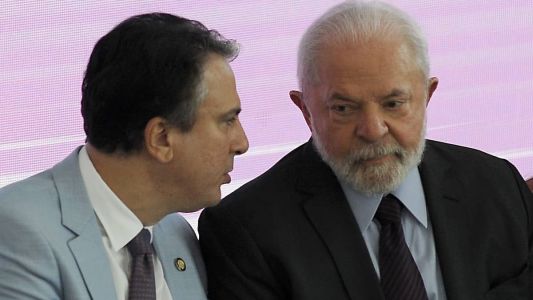 Ensino em tempo integral não é só deixar alunos na escola o dia inteiro, diz Lula ao sancionar programa.