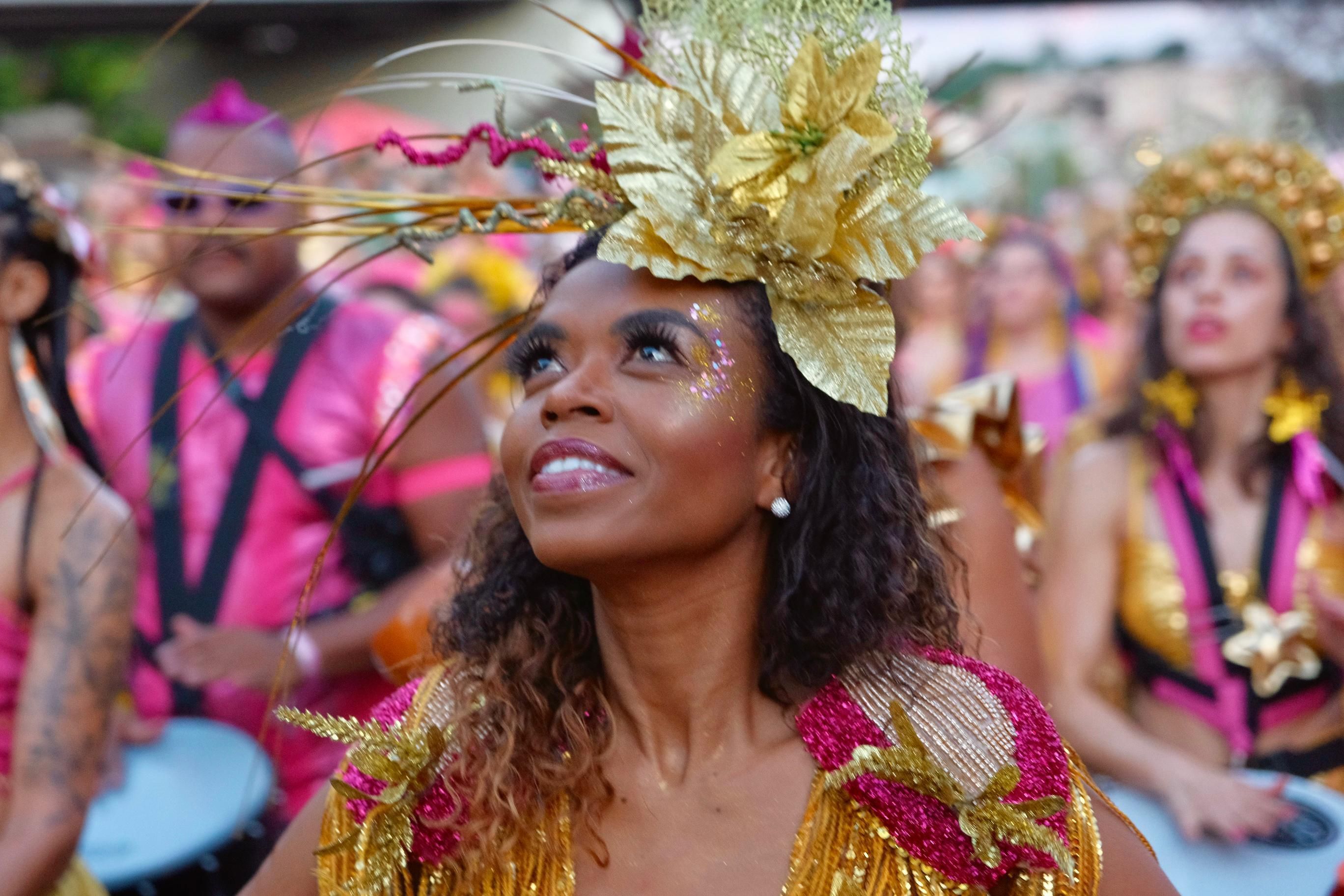 Carnaval de BH: criatividade e irreverência marcam as fantasias do sábado de folia
