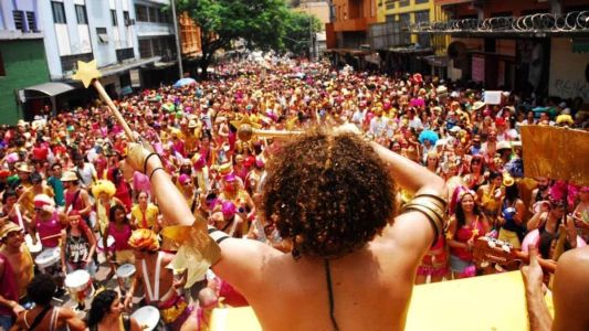 Então, Brilha! reúne foliões no Centro de Belo Horizonte
