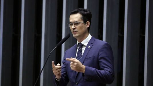“Cabe recurso? Quem assume?”: entenda próximos passos após cassação de mandato de Dallagnol pelo TSE.