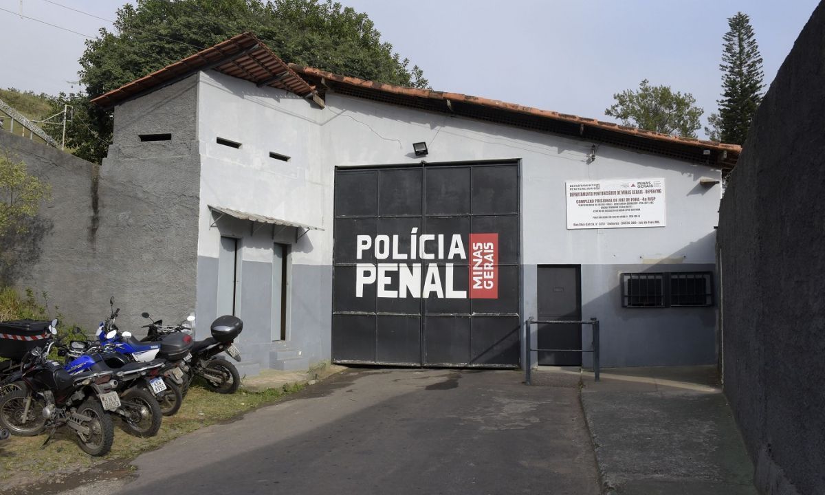Detento é encontrado morto em banheiro de cela de penitenciária em JF