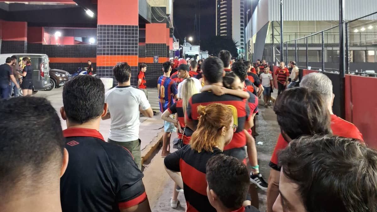 Torcedores do Sport se queixam de acesso à Ilha; clube explica problema