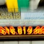 Brasileiros pagam R$ 1 trilhão em impostos, aponta Impostômetro 