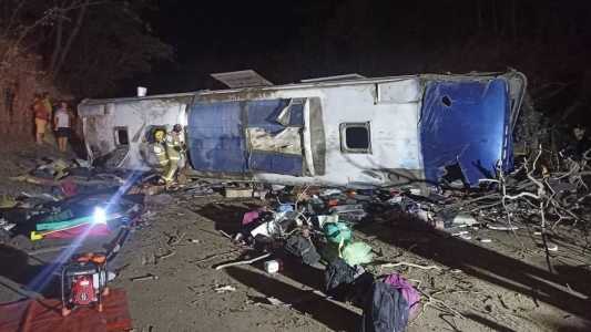 Entre as vítimas havia crianças e adultos; a rodovia precisou ser interditada