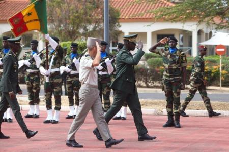 Entrega da última base militar francesa no Senegal, em 17 de julho de 2025