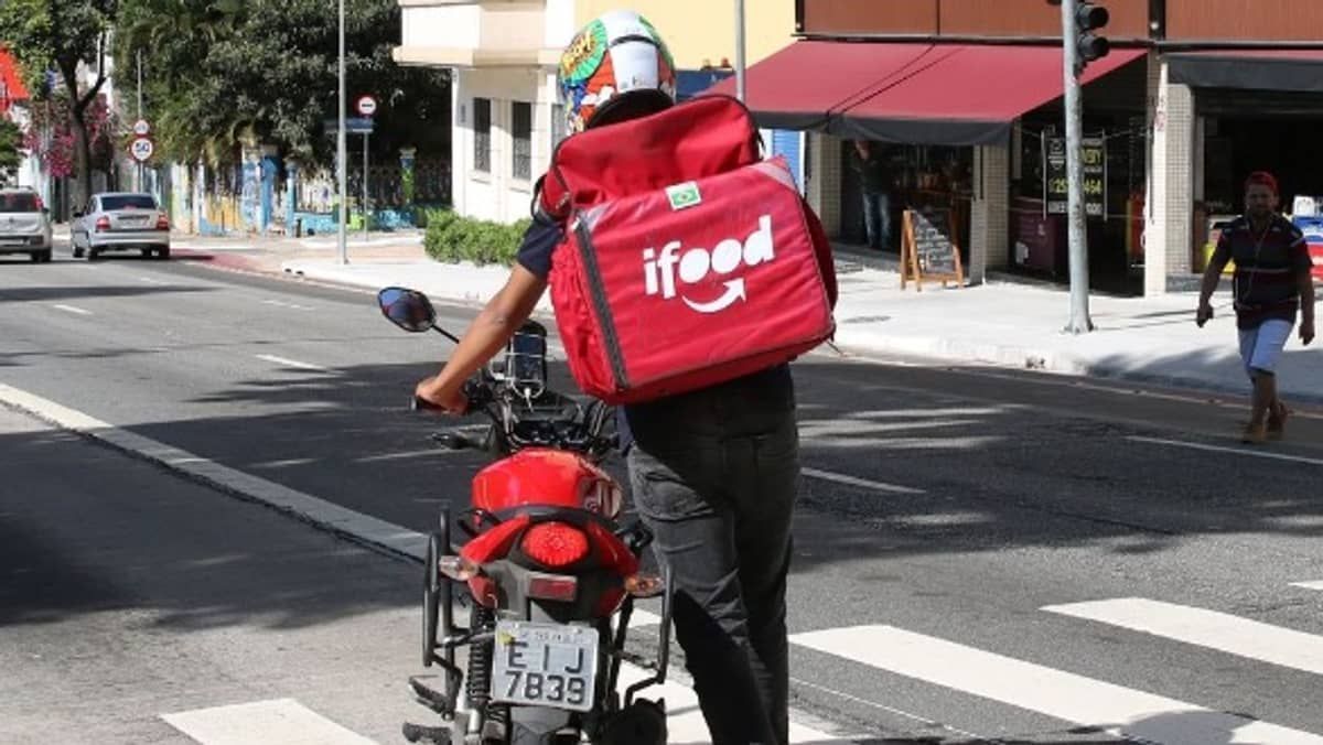 Entregadores de aplicativo fazem greve em SP: 'estamos exaustos'