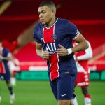 Mbappé cobra 100 milhões de euros do PSG por salários atrasados, diz jornal