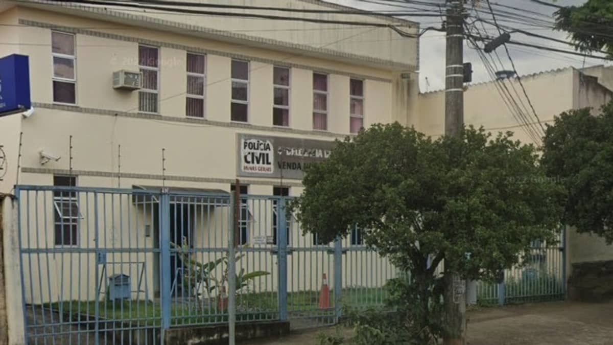 Mulher descobre que companheiro tem outra namorada e dá tiro na casa do jovem em BH