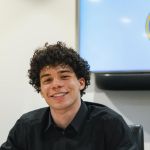 Filho de brasileiro lenda do Real Madrid assina primeiro contrato com o clube espanhol