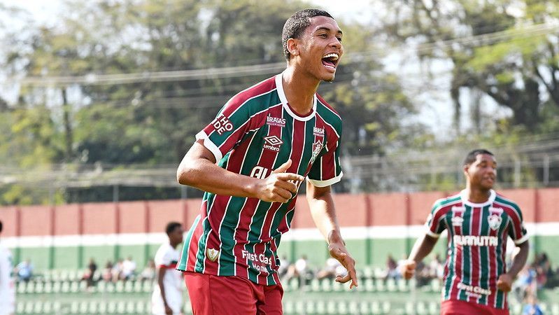 Fluminense encaminha venda de jovem promessa para o futebol inglês