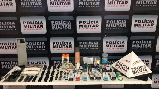 Equipamentos de informática e ferramentas foram apreendidos pela Polícia Militar