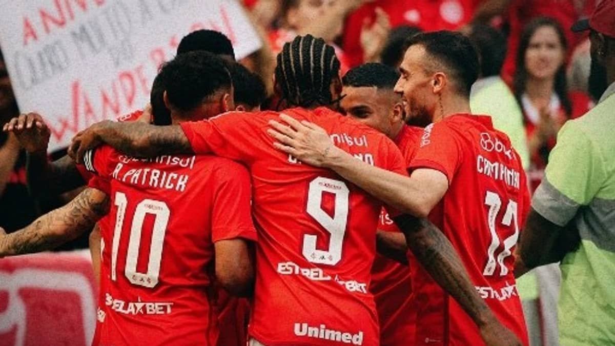 Mauricio brilha e Internacional bate Flamengo no Beira-Rio pelo Brasileirão