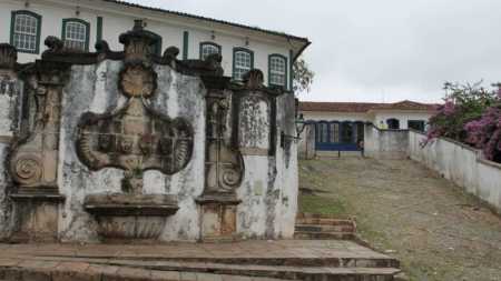 Equipe de controle de qualidade da água esteve na escola e realizou as análises químicas