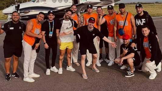 Equipe de Matheus Fernandes em foto publicada pelo cantor