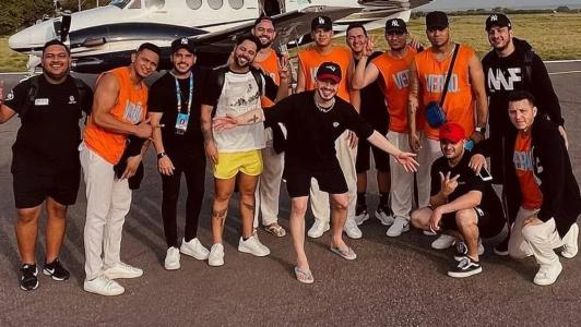 Equipe de Matheus Fernandes em foto publicada pelo cantor