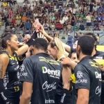 Vôlei: Praia Clube perde para o Barueri mas mantém liderança na Superliga Feminina