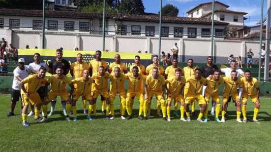 Equipe do Peñarol na estreia da competição