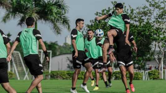 Equipe finalizou preparação para jogo nesta segunda-feira (26)