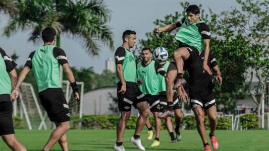 Equipe finalizou preparação para jogo nesta segunda-feira (26)