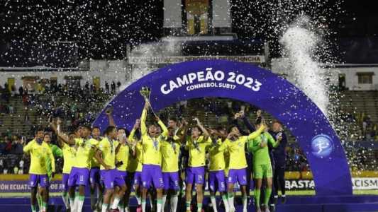Equipe levantou o caneco do torneio pela 13ª vez
