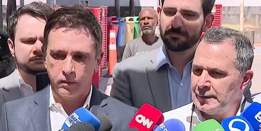 Médicos detalham como foi cirurgia de Bolsonaro