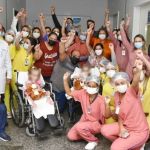 Gêmeas siamesas separadas por cirurgia recebem alta 51 dias após procedimento em Goiânia