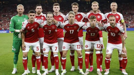 Equipe titular da Dinamarca contra San Marino, na última quinta-feira (7)