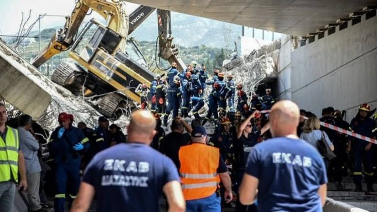 Ponte em construção desaba na Grécia; um morre e três ficam feridos