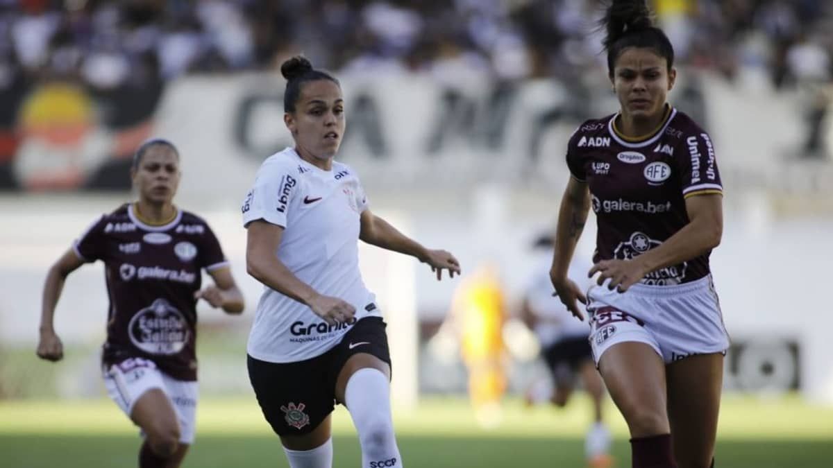 Corinthians e Ferroviária ficam no empate em 1º jogo da final Brasileirão Feminino