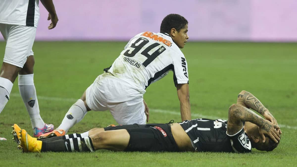 Corinthians e Atlético se reencontram com papéis invertidos após nove anos
