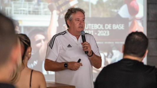 Erasmo Damiani, diretor geral da base do Atlético