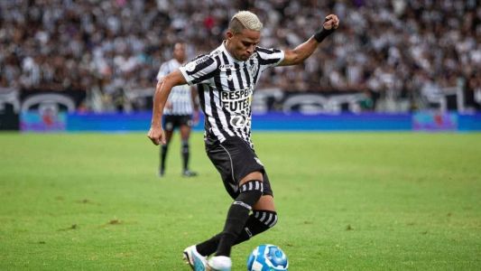 Erick em ação pelo Ceará; jogador poderá assinar um pré-contrato com qualquer clube em julho