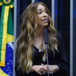 Erika Hilton pede indenização de R$ 3 milhões a parlamentar acusado de transfobia