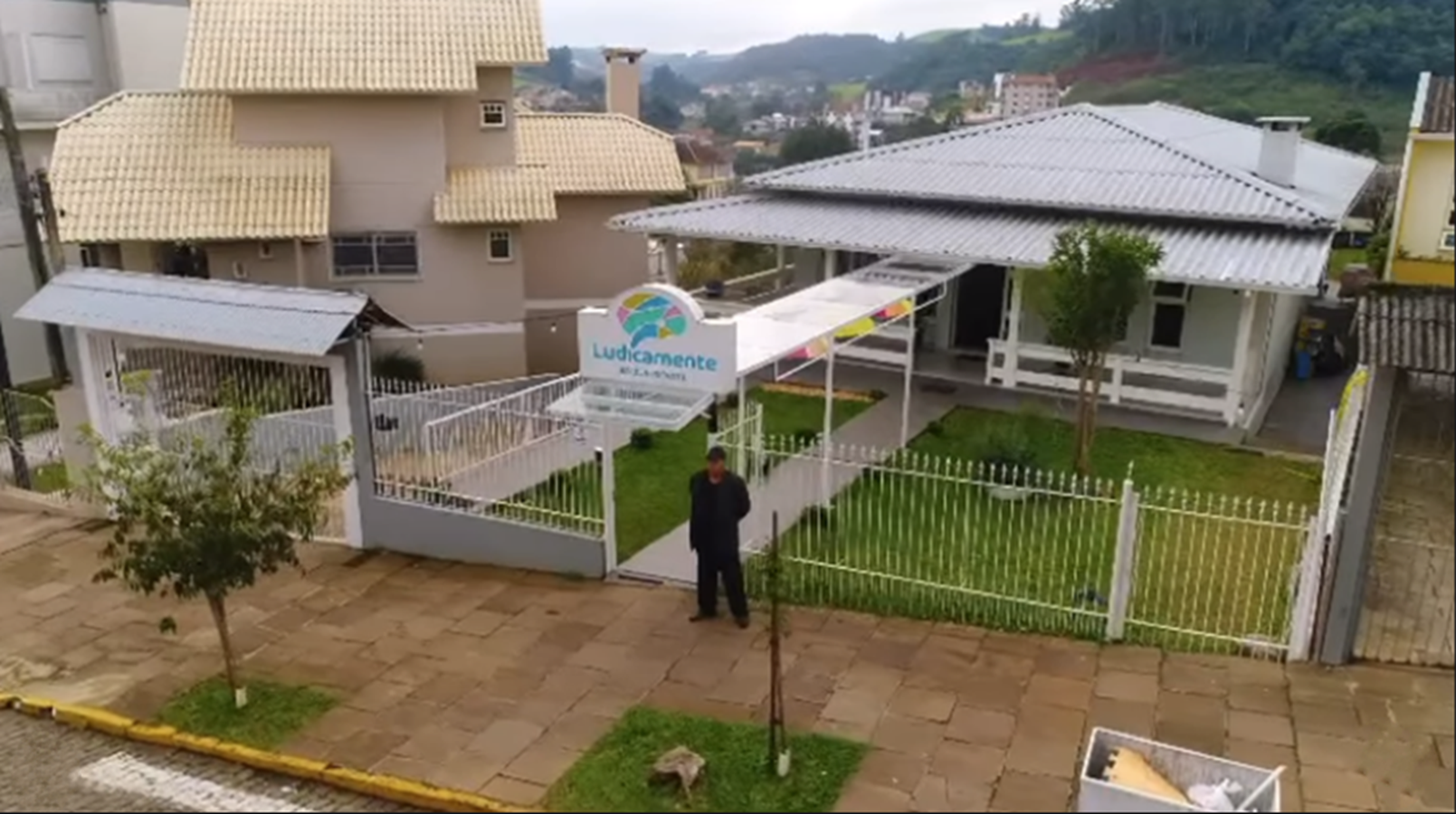 Diretoras são presas e escola é fechada após denúncia de tortura contra crianças
