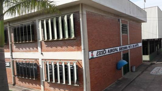 Escola Municipal Bonequinha Preta