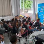 Pequena heroína: criança de 10 anos usa manobra que aprendeu na escola e salva a vida de vizinha no interior de MG